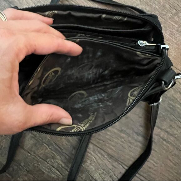 Ameri Leather Crossbody Small Purse Black
Detachable/Adjustable Strap - Picture 9 of 16